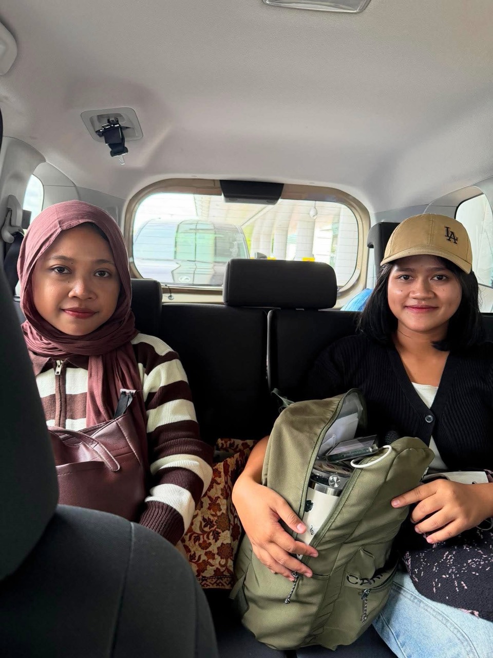 インドネシアから来日した女性2名